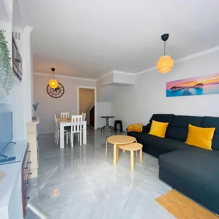Bonita Casa Centrica Con Piscina & Parking טורמולינוס